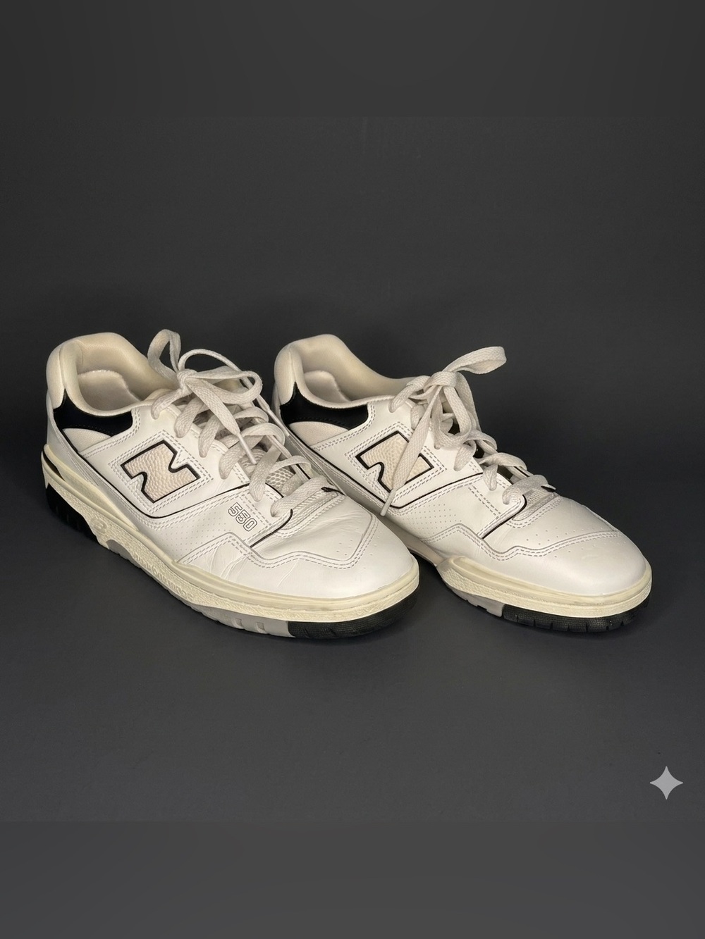 New Balance Women’s White with Black 550 Low-Top Court Shoes Sneakers Leather 8M